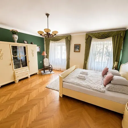 Appartement Astronomical Clock
